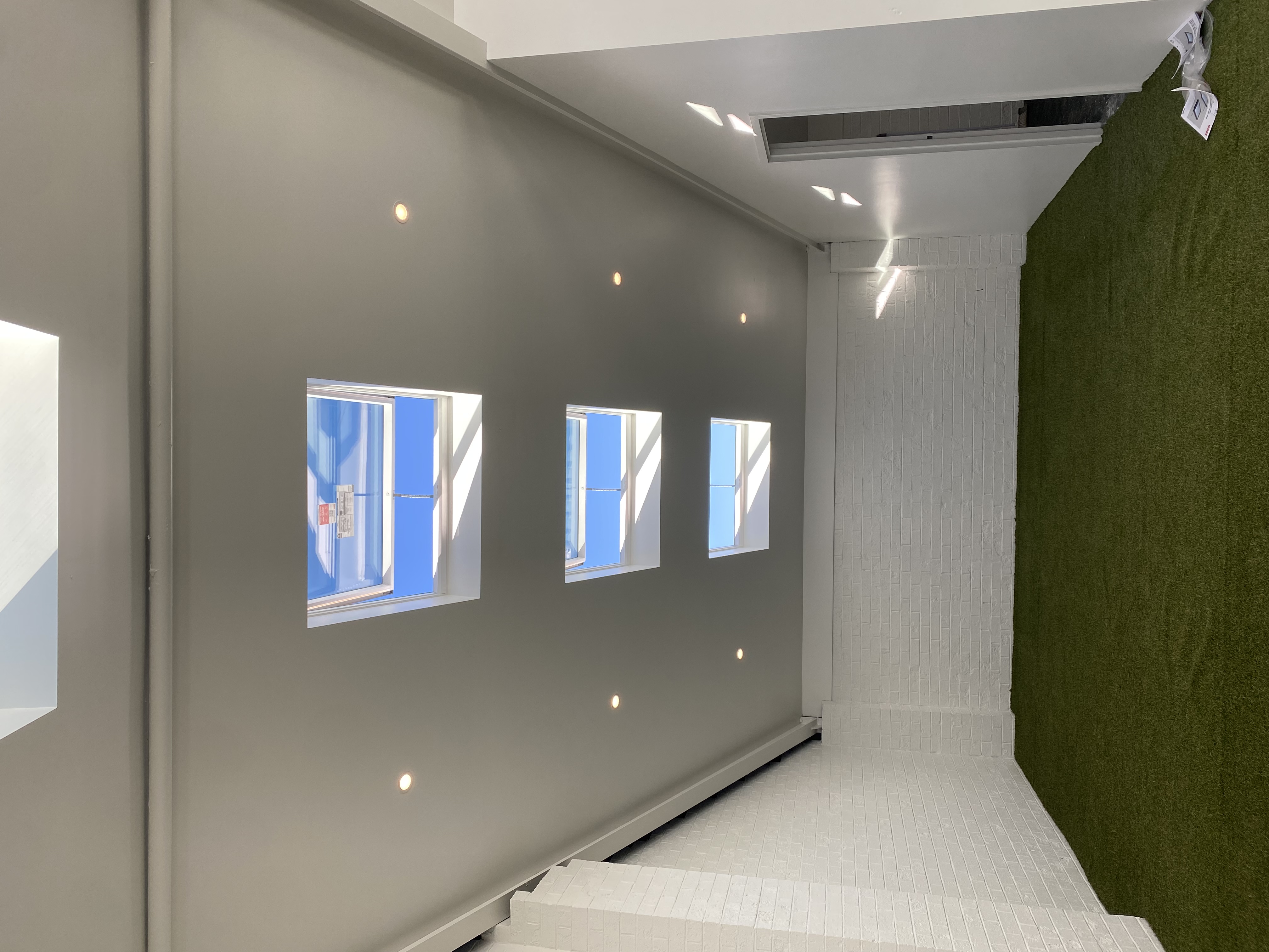 Showroom Warehouse Newcastle — photo 3