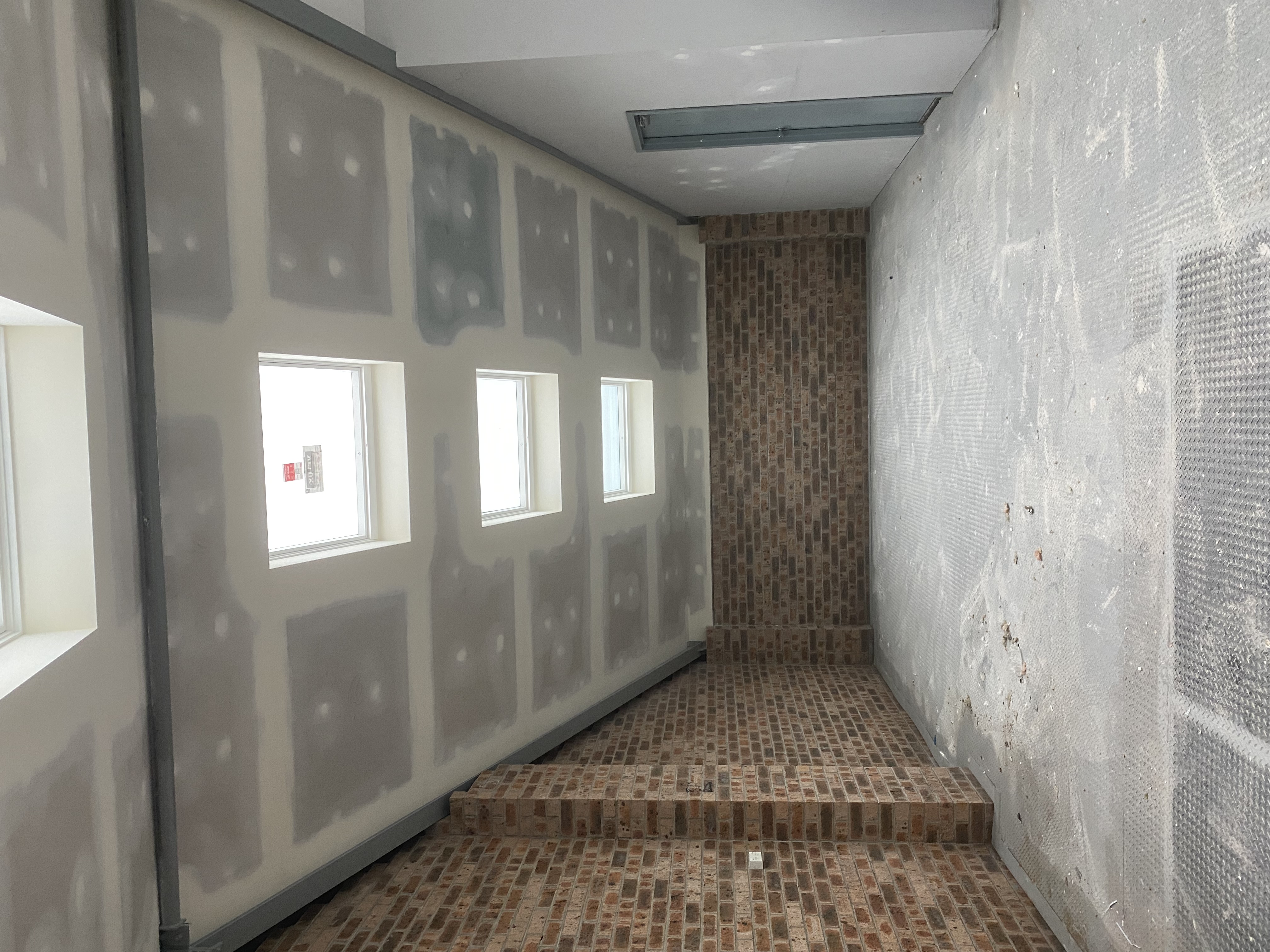 Showroom Warehouse Newcastle — photo 10