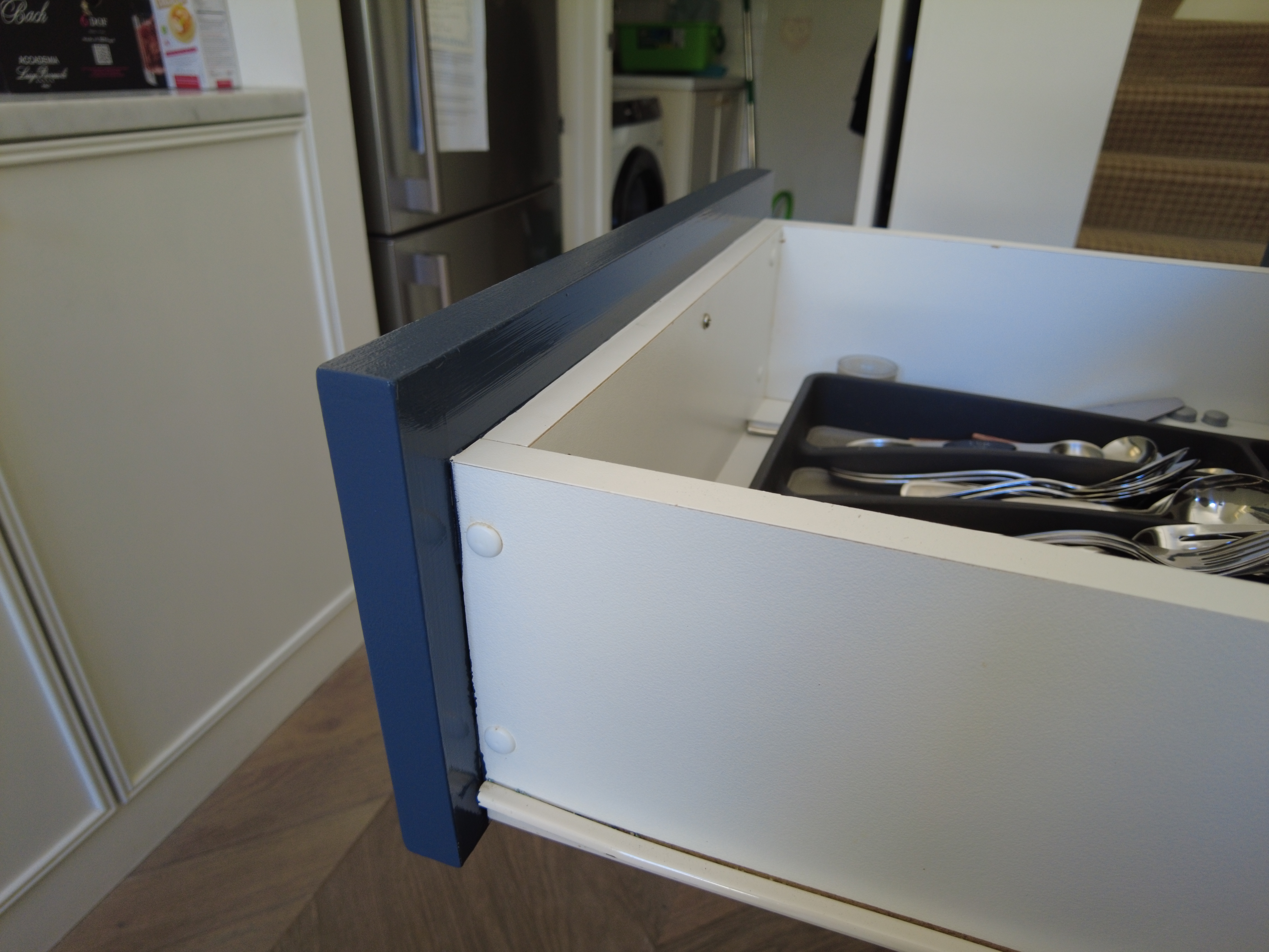 Kitchen Island Cupboards Queen's Park — photo 1