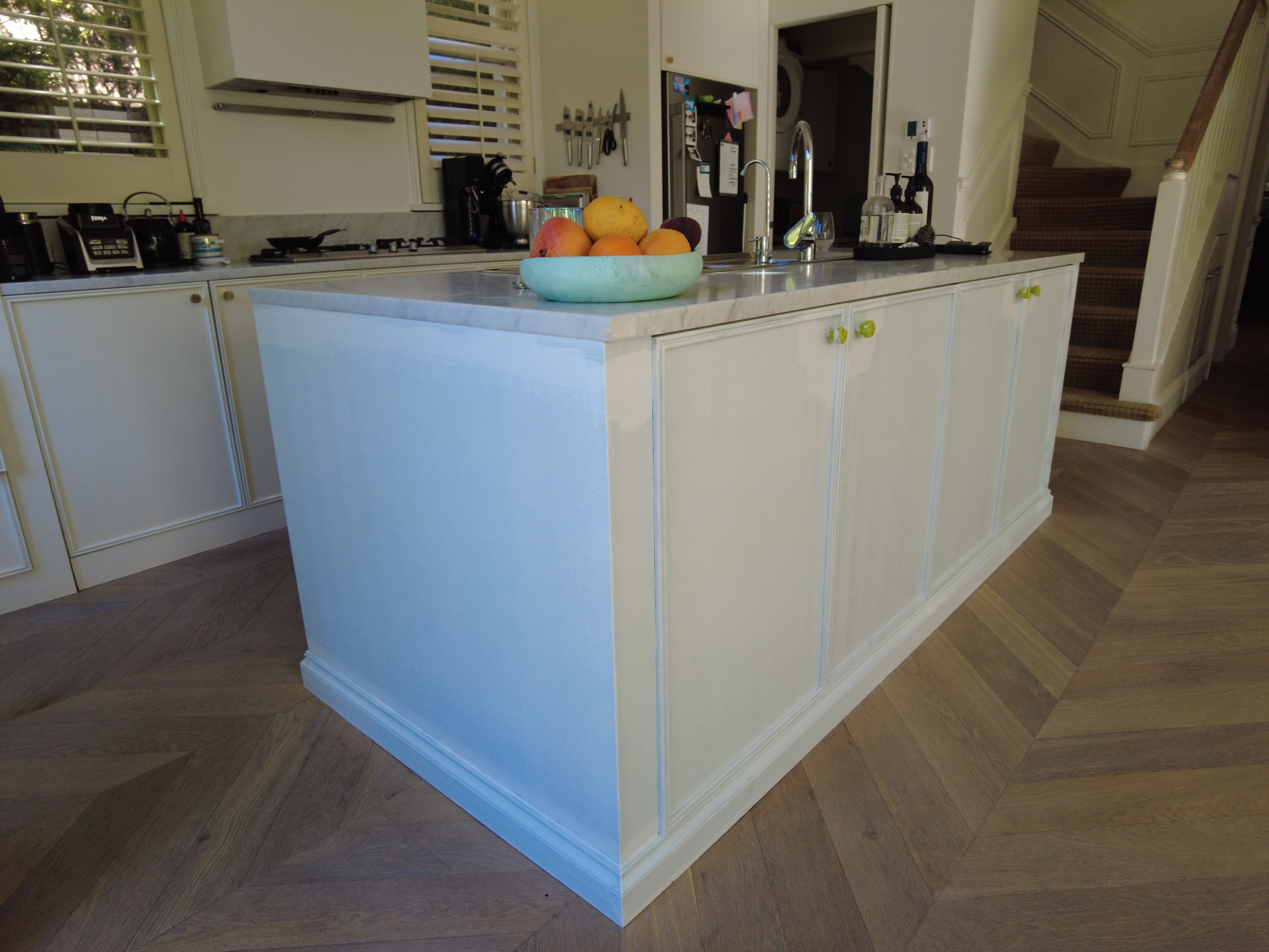 Kitchen Island Cupboards Queen's Park — photo 9